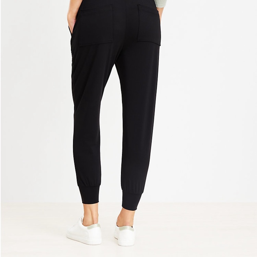 Lou & Grey Luvstretch Joggers - NWOT Navy Blue